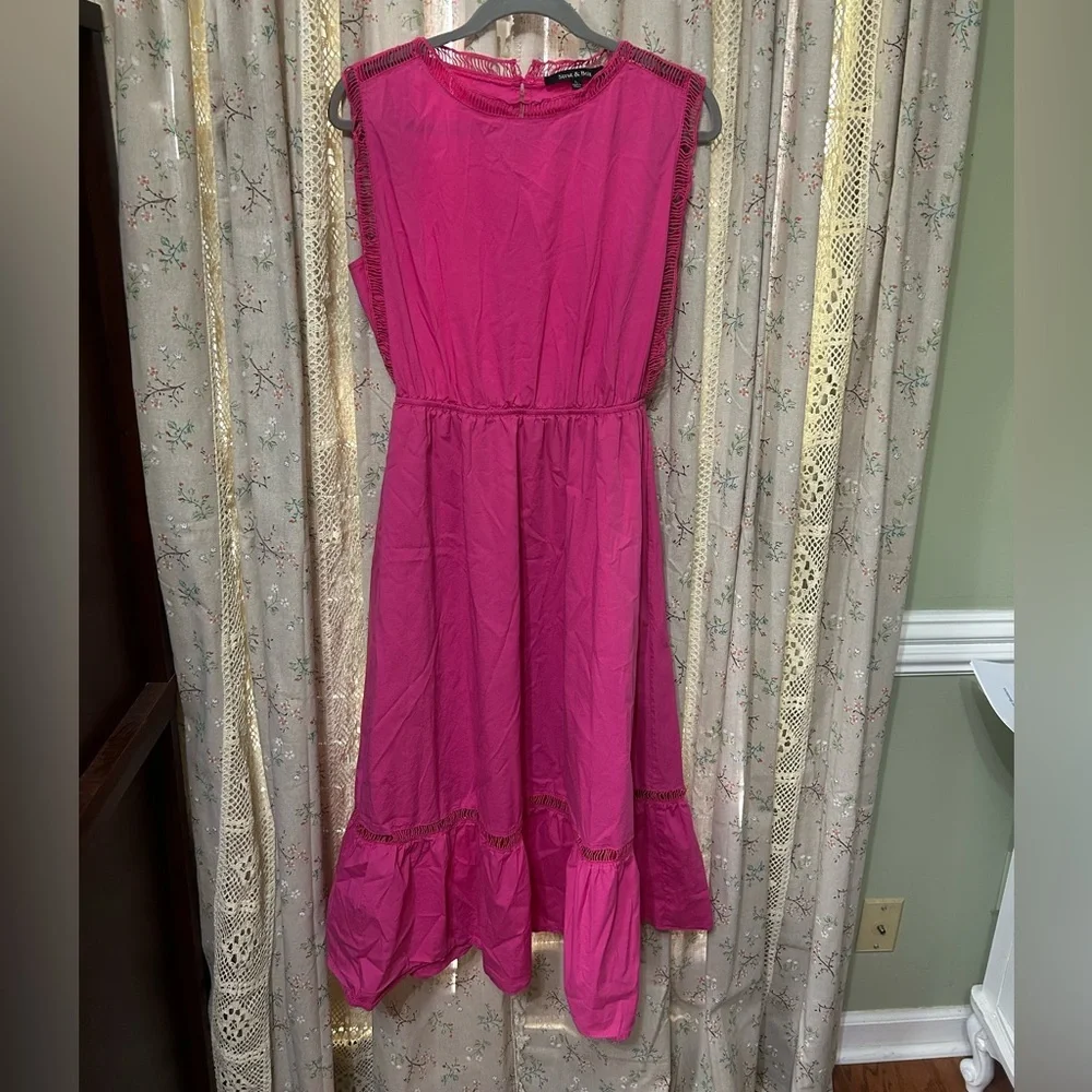 Strut & Bolt Ladder Trim Midi Dress Fuschia Size Large - Picture 2 of 7